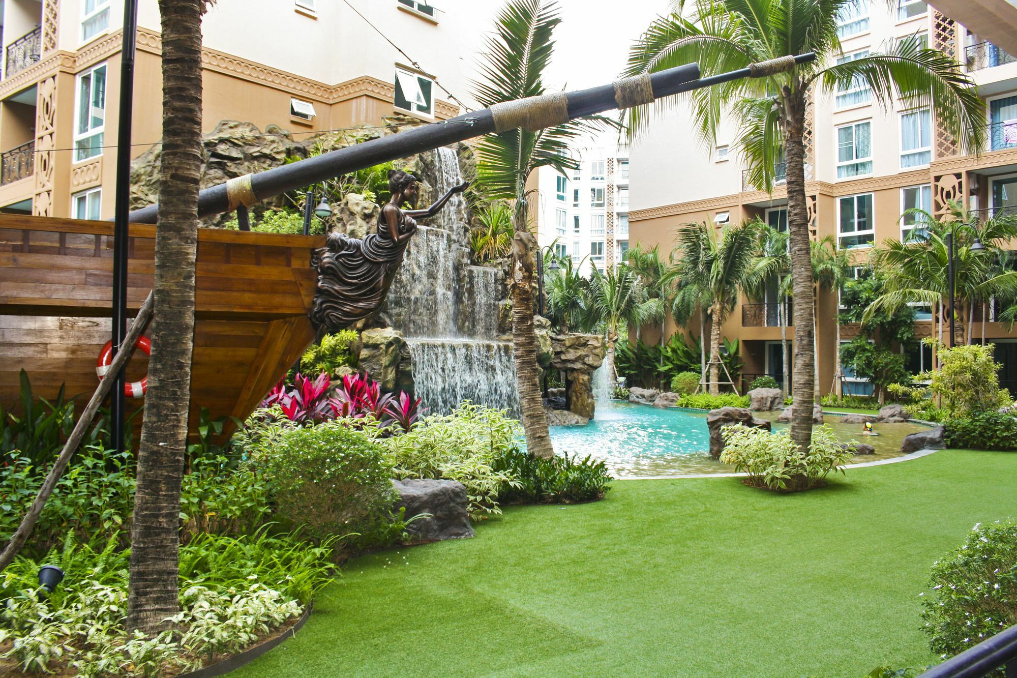 Atlantis Condo Resort Jomtien Beach Extérieur photo